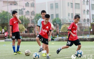 男孩子应该练习足球吗，男孩子练足球好吗