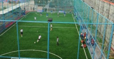楼顶足球场不封顶可以吗，楼顶足球场不封顶可以吗视频
